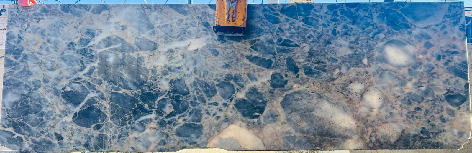 Calacatta Monet Medici Marble Remnant in sun valley, Los Angeles