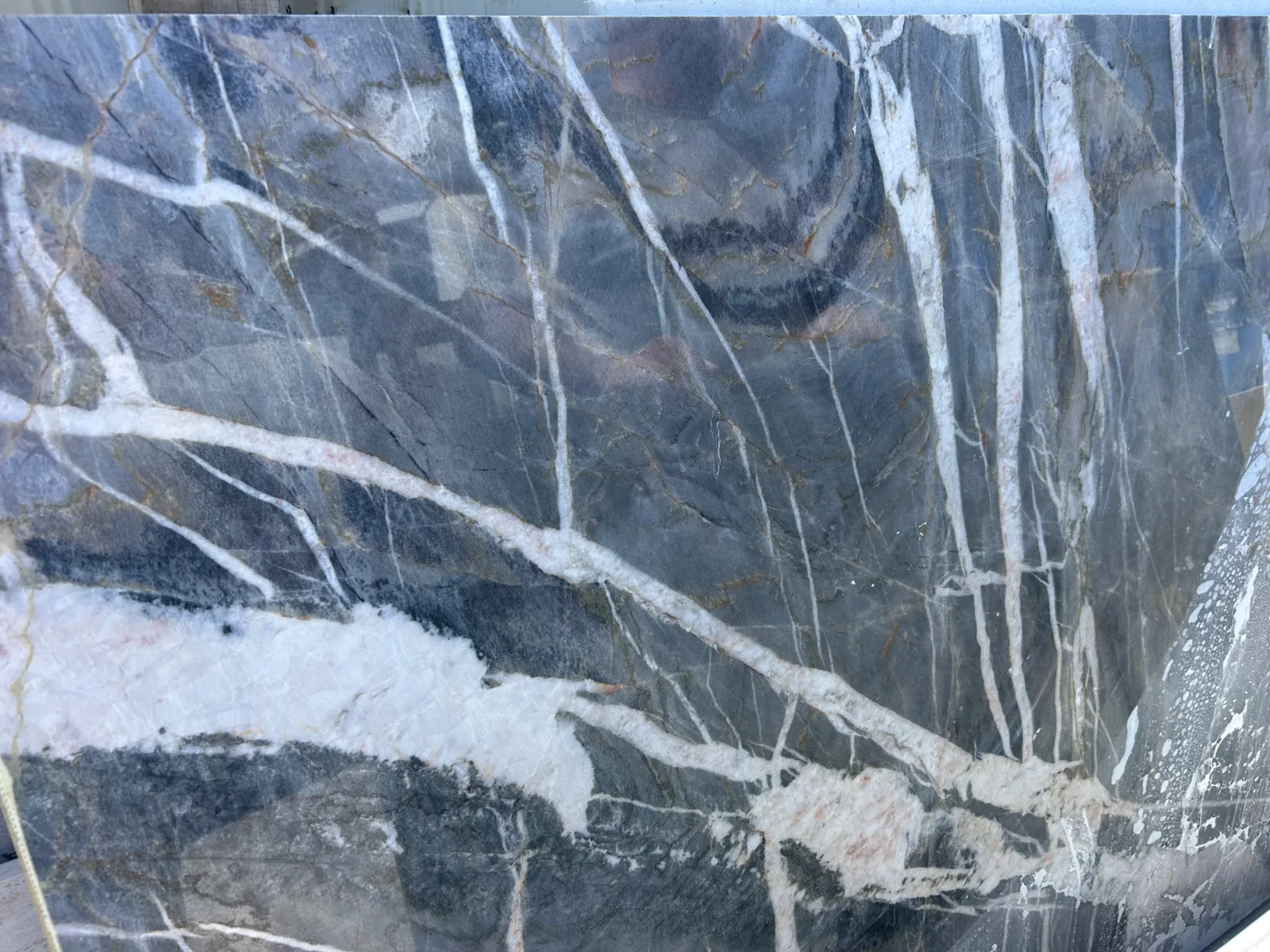 Pandora Quartzite Remnant in sun valley, Los Angeles