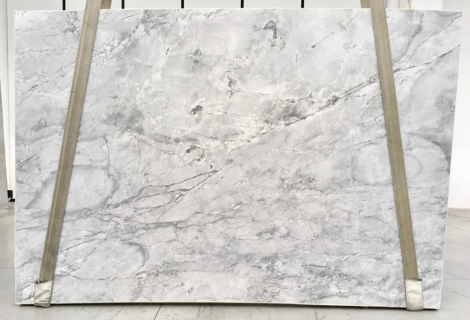 Super White Quartzite Slab in Sun Valley, Los Angeles