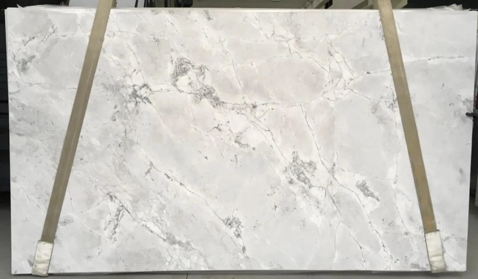 Super White Quartzite Slab in Sun Valley, Los Angeles