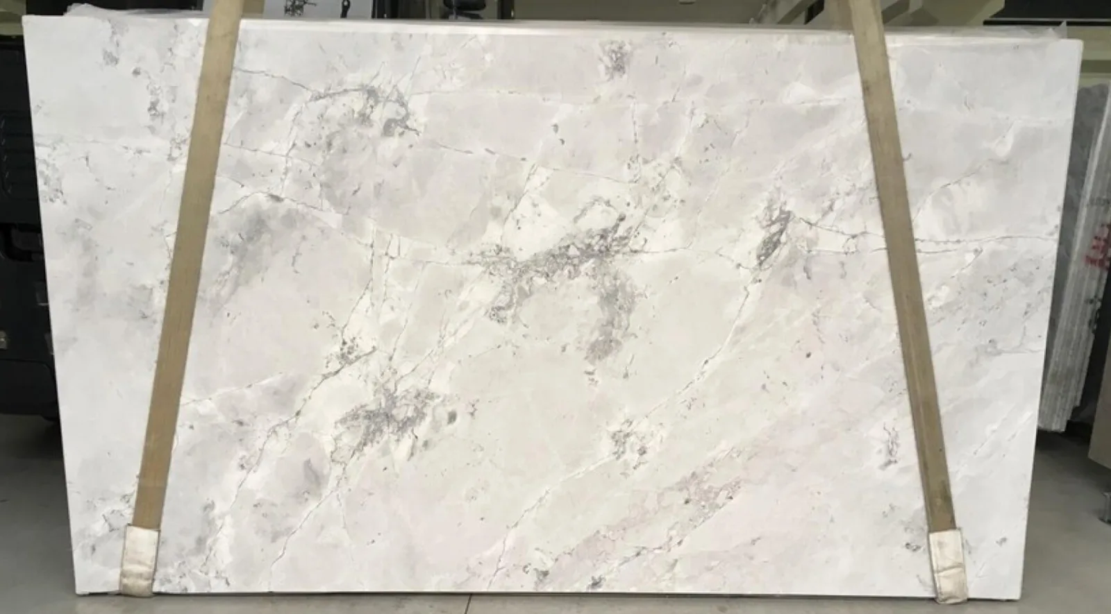 Super White Quartzite Slab in Sun Valley, Los Angeles — view 2