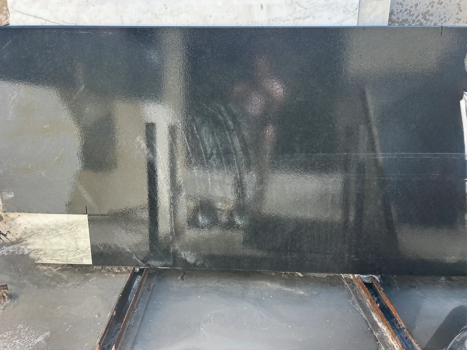 Black Absolute Granite Remnant in G&G Marble and Granite, Los Angeles