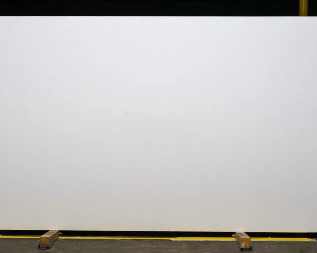 Super White Jumbo Quartz Slab in Northridge, Los Angeles