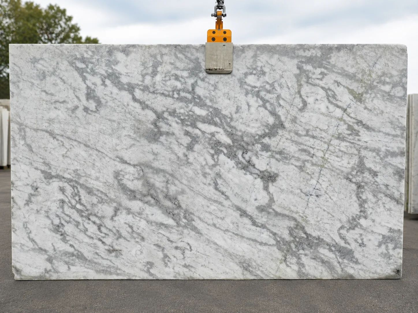 Statuario Sumati Marble Slab in Sun valley, Los Angeles