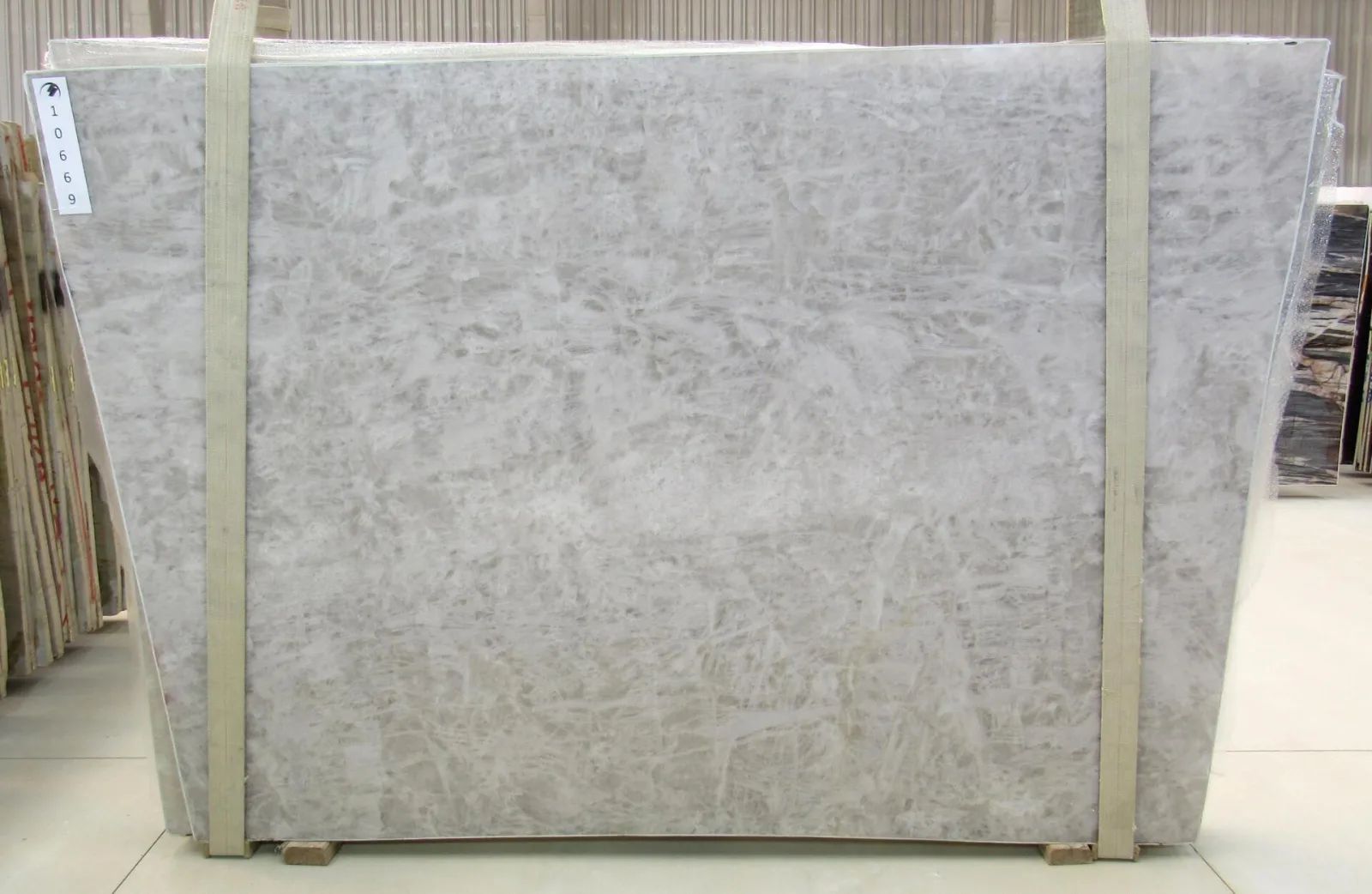 Cristallo 1st Choice Quartzite Slab in Sun Valley, Los Angeles
