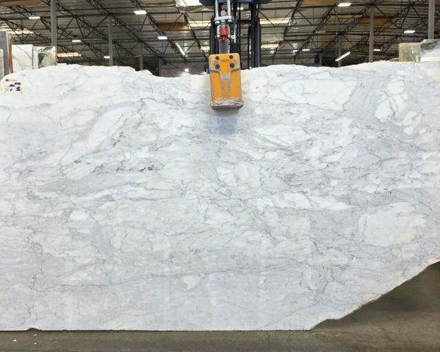 Calacatta Cremo Marble Slab in Sun Valley, Los Angeles