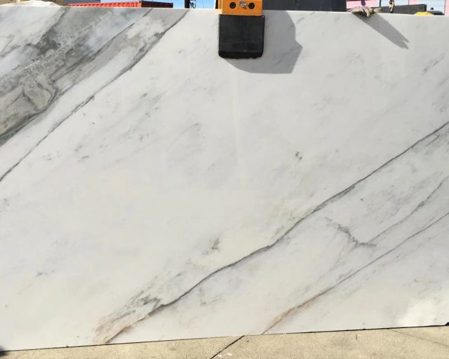 Calacatta Michelangelo Marble Slab in Sun Valley, Los Angeles
