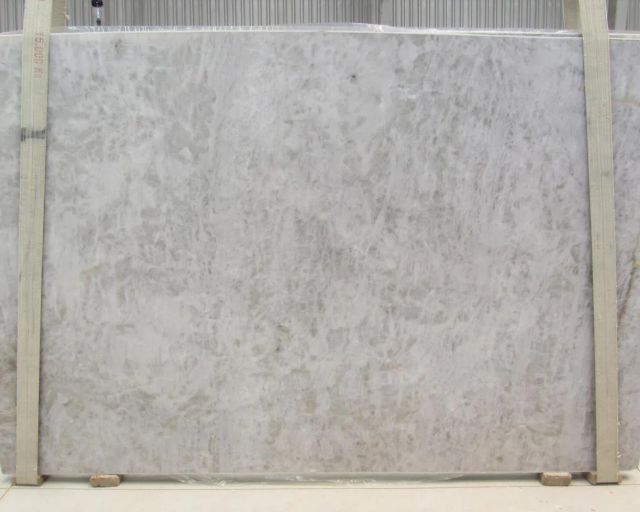 Cristallo 1st Choice Quartzite Slab in Sun Valley, Los Angeles