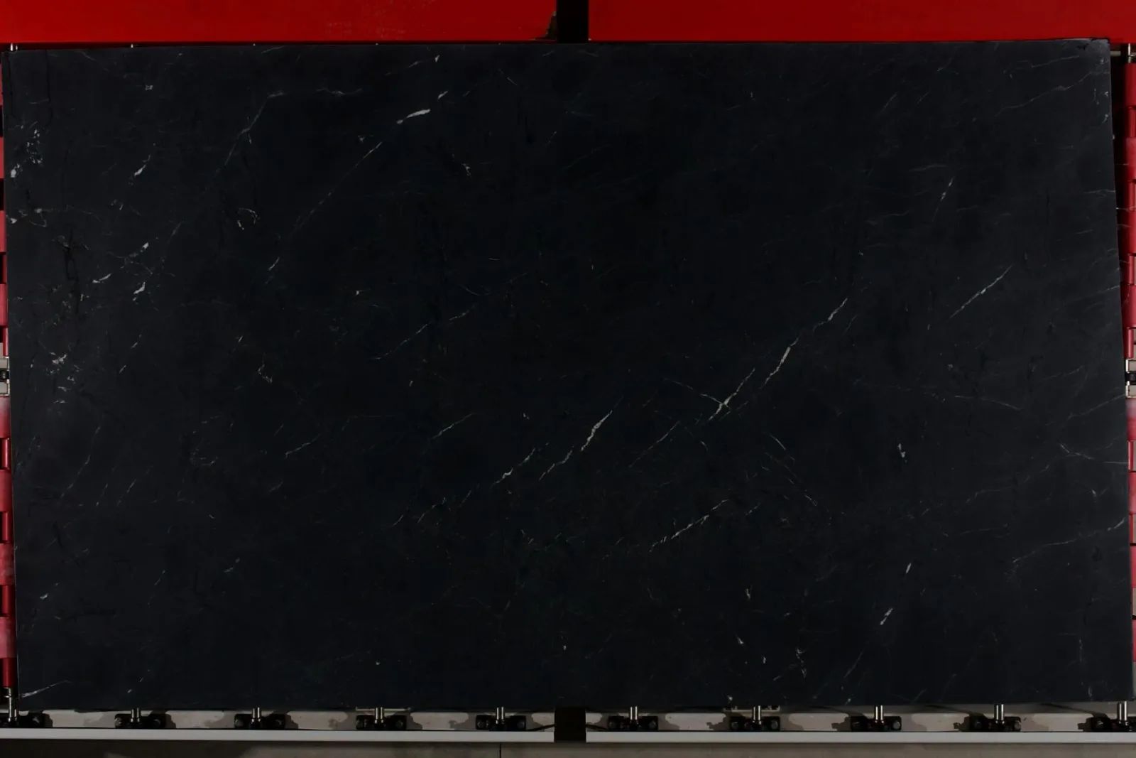 Saratoga Quartzite Slab in Sun Valley, Los Angeles