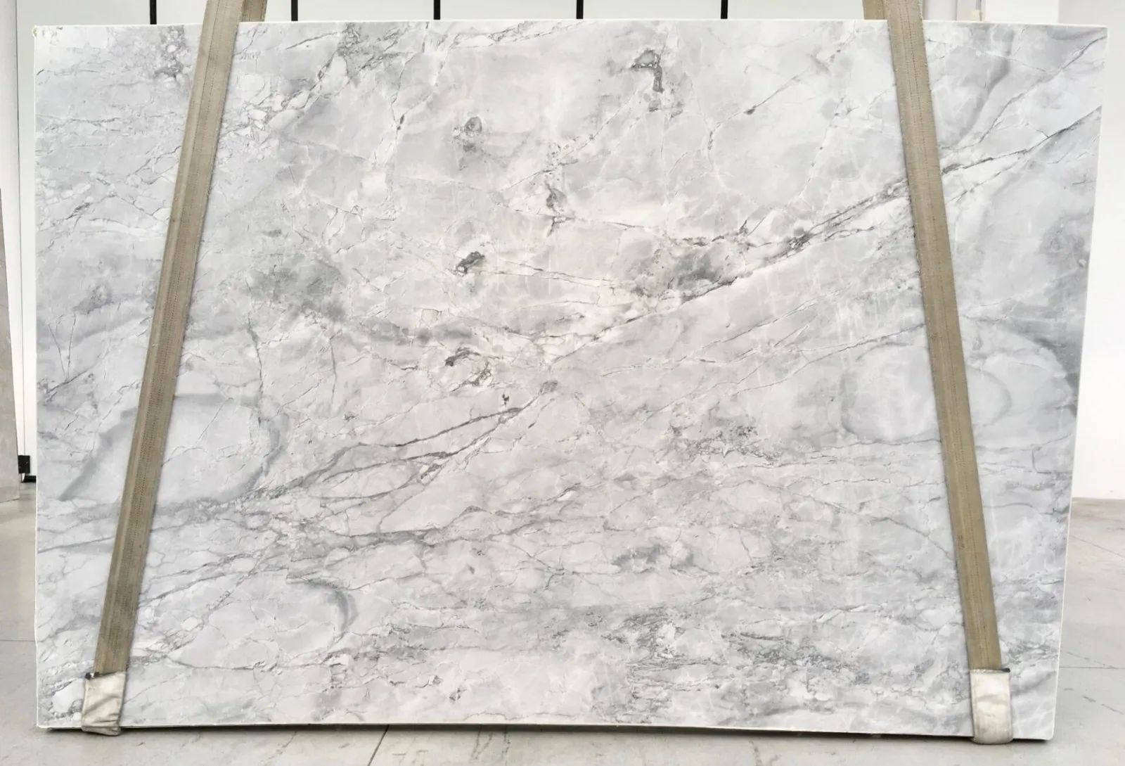 Super White Dolomite Slab in Sun Valley, Los Angeles