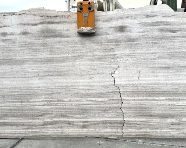 Latitude White Marble Remnant in Sun Valley, Los Angeles