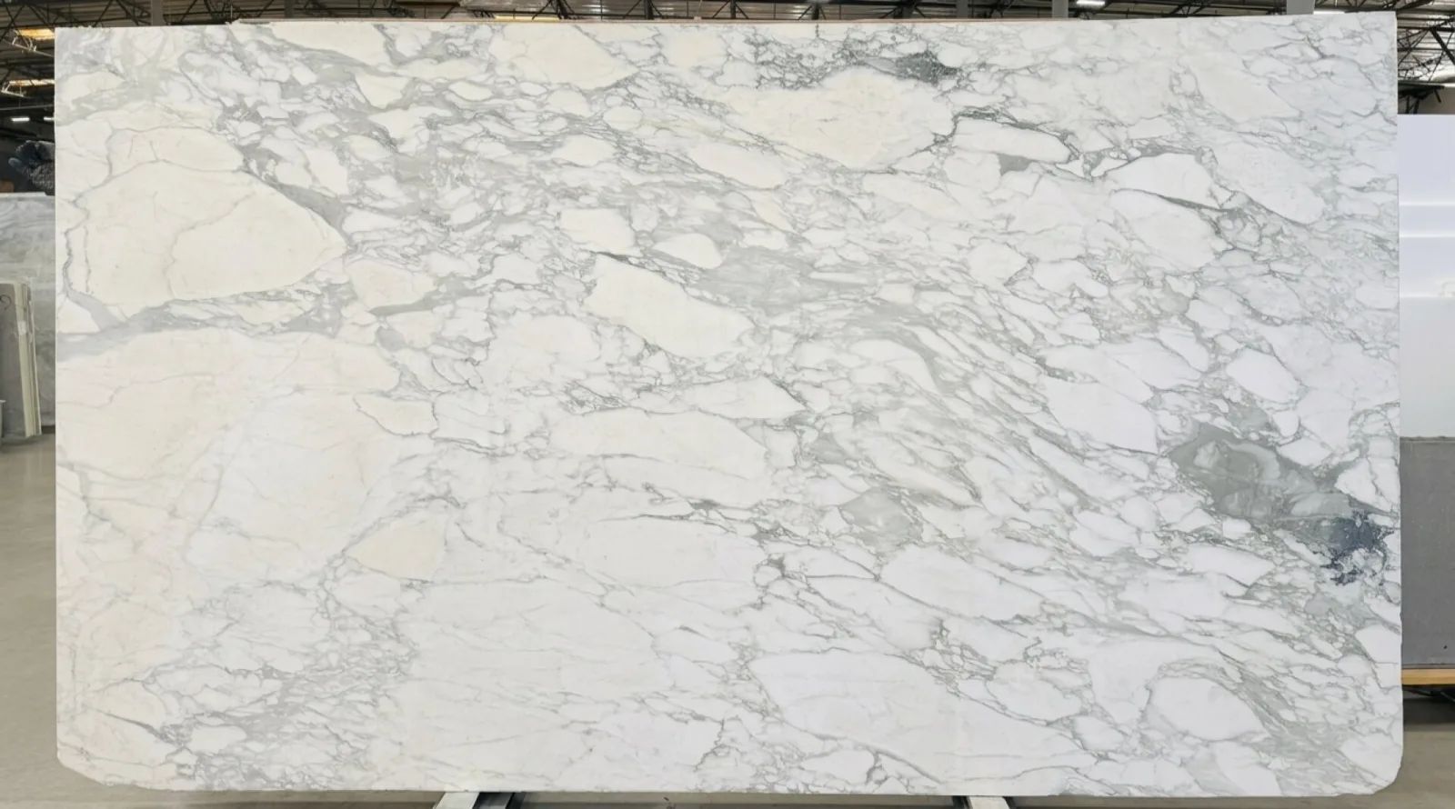 Calacatta Viola Marble Slab in Sun Valley, Los Angeles
