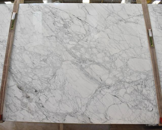 Calacatta Chiara Marble Slab in Sun Valley, Los Angeles