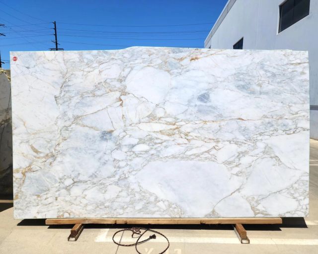 Calacatta Vagli Marble Slab in Sun Valley, Los Angeles