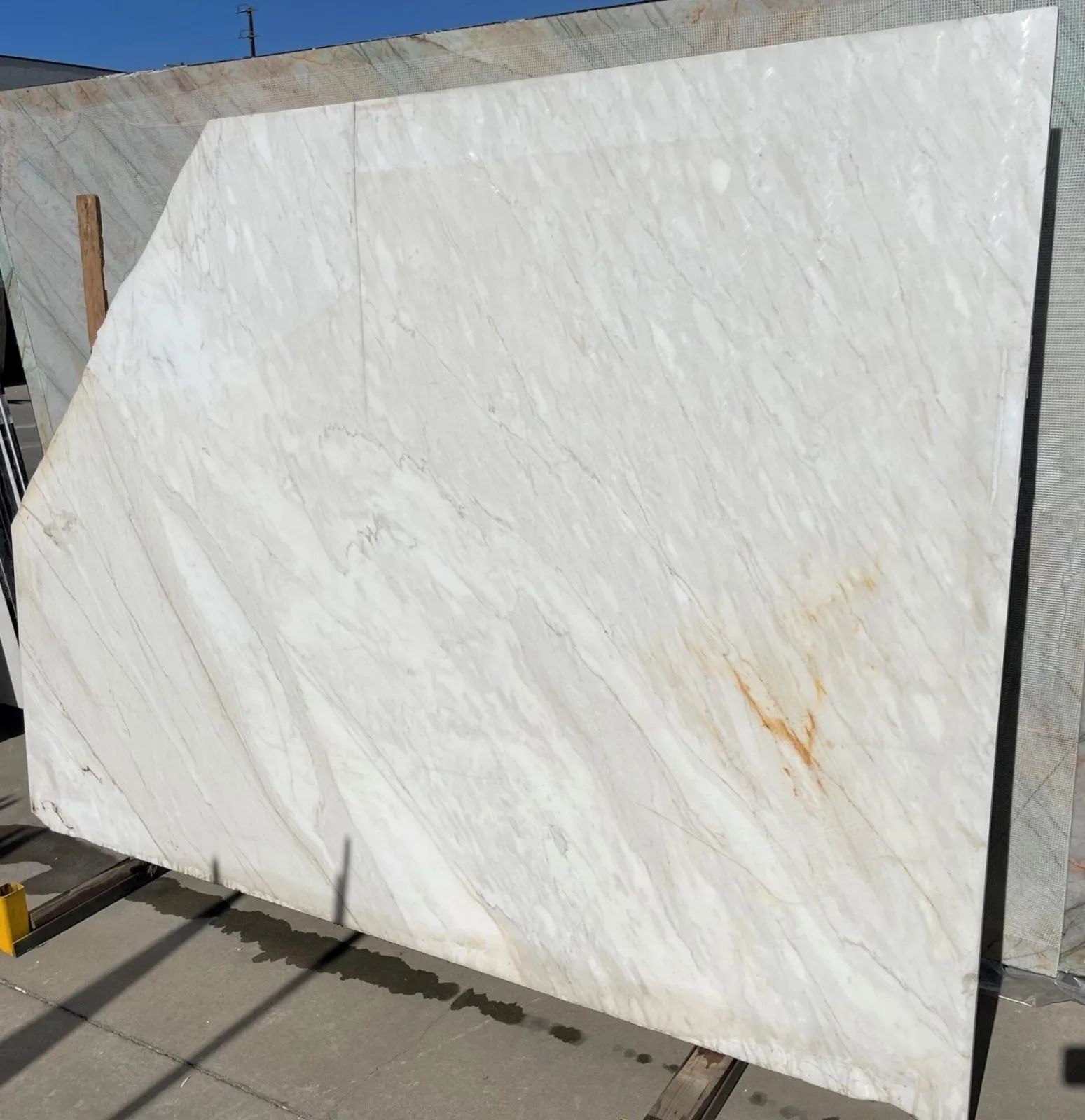 Calacatta Cremo Marble Slab in Sun Valley, Los Angeles