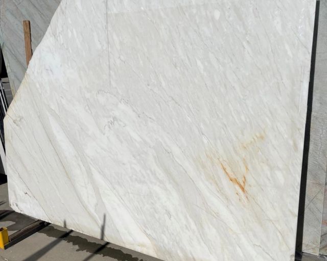 Calacatta Cremo Marble Slab in Sun Valley, Los Angeles
