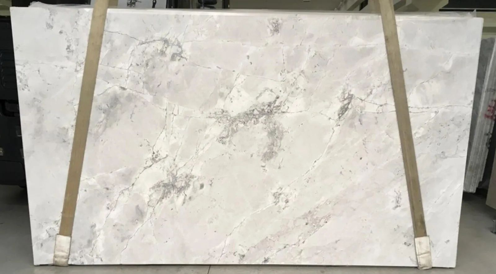 Super White Dolomite Slab Photo 2