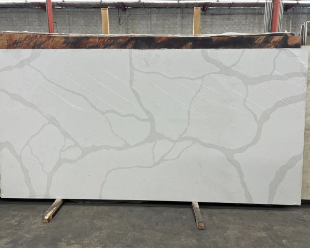 Calacatta Borghini Quartz Slab in North Hollywood, Los Angeles