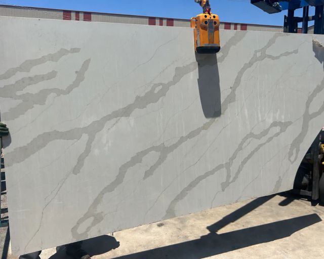 Antolini Calacatta Quartz Remnant in North Hollywood, Los Angeles