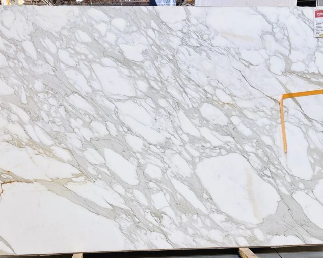 Calacatta Borghini 55% Off Marble Slab in Sylmar, Los Angeles