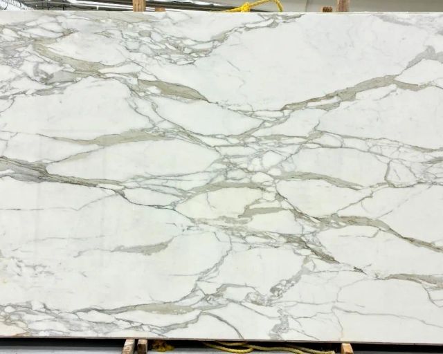 Calacatta Borghini Extra Marble Slab in Van Nuys, Los Angeles
