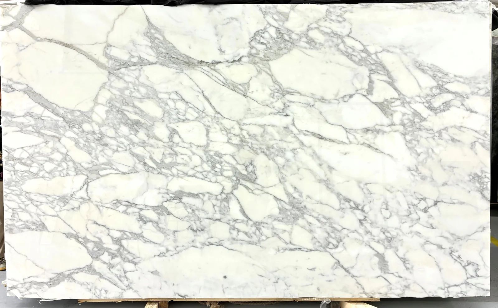 Calacatta Borghini Extra Marble Slab in Van Nuys, Los Angeles